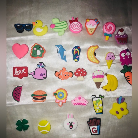 happy summer 31 pcs Cute Girls Decorative Charms ForClogs Sandals Bubble Slides - Picture 9 of 9